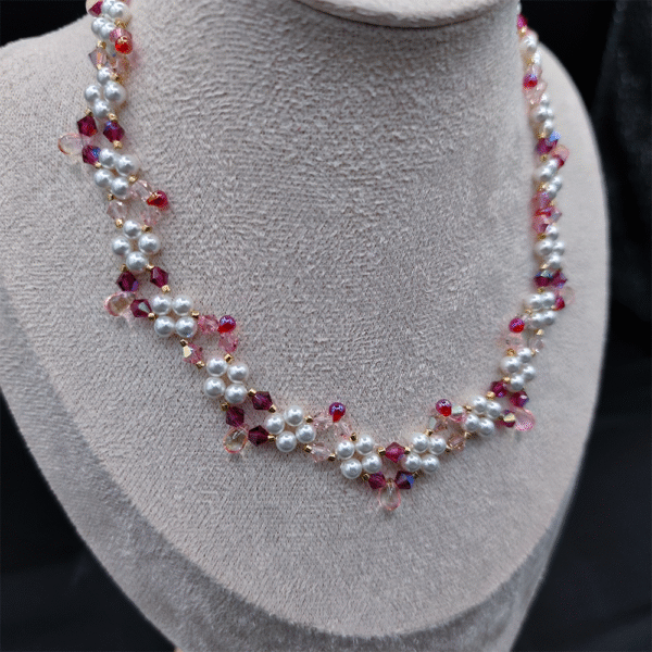 001 Collier Belle de Nuit – L’éclat d’un secret au crépuscule