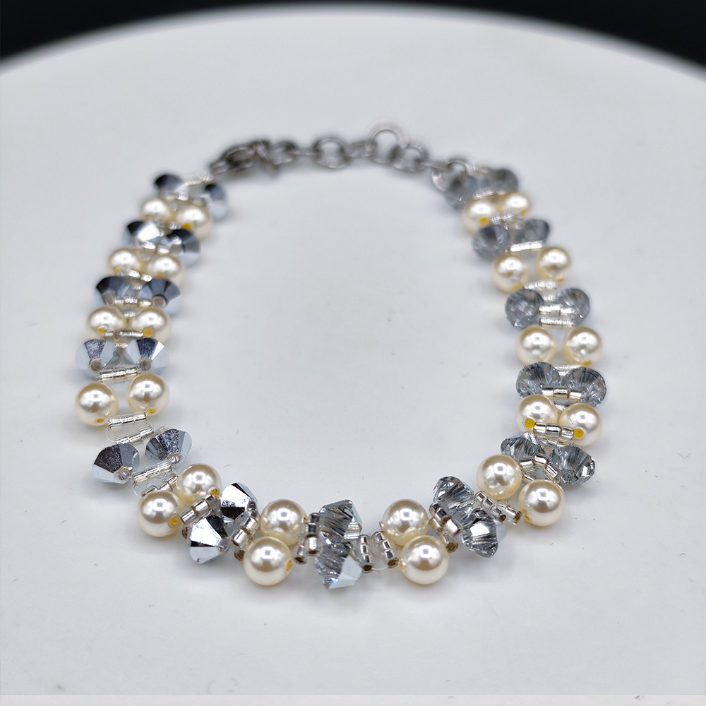 Bracelet Galaxie – Un ciel étoilé au creux du poignet