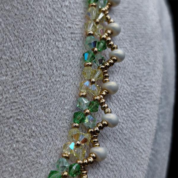 Collier Jonquilles – Douceur florale, éclats précieux