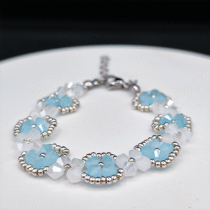 Bracelet de Glace – Cristaux givrés, élégance givrée