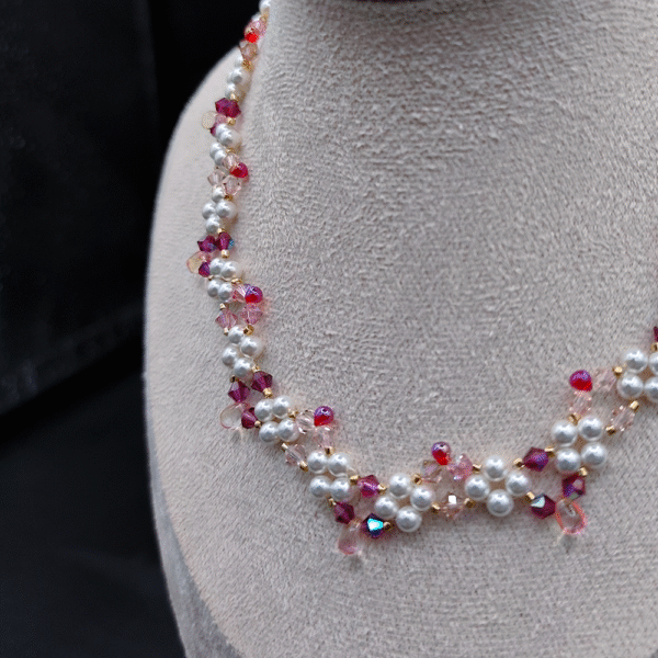 003 Collier Belle de Nuit – L’éclat d’un secret au crépuscule