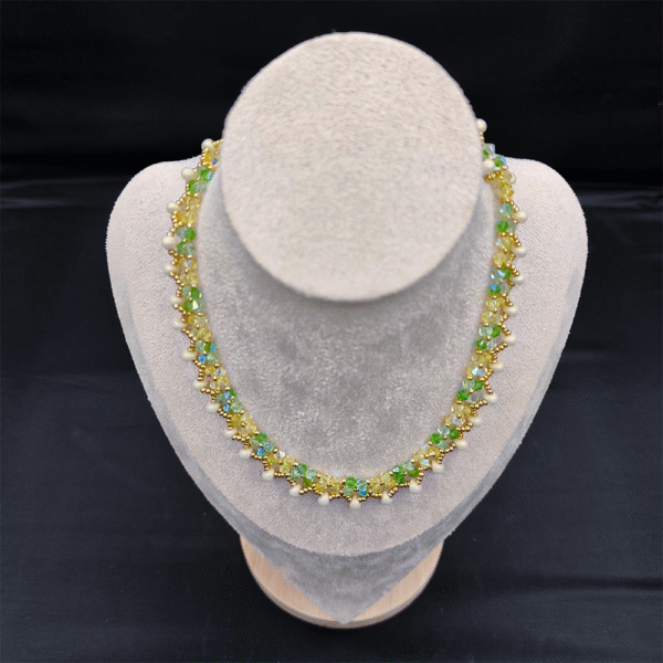 Collier Jonquilles – Douceur florale, éclats précieux